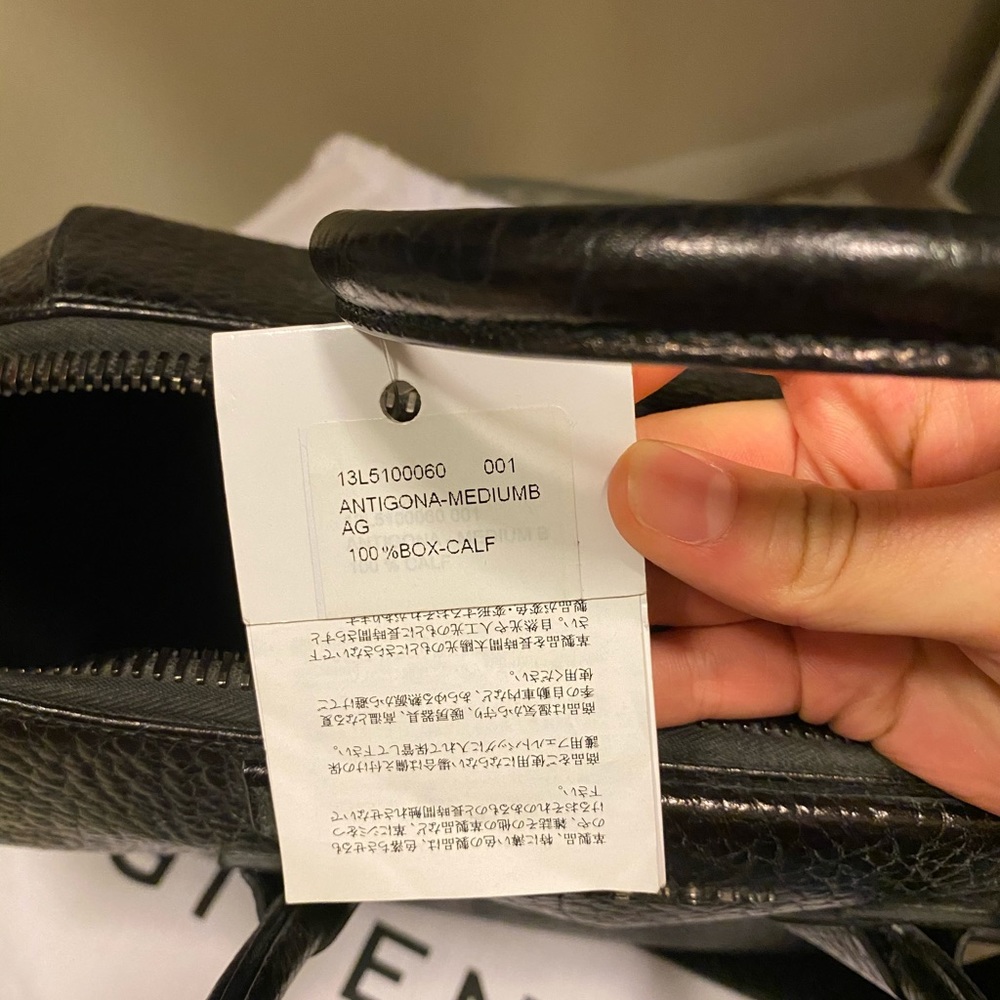 Authentic Rare Givenchy Antigona Bag, Medium - Picture 10 of 16